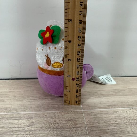 Disney Munchlings Christmas Daisy Hot Cocoa Plush - Picture 4 of 4